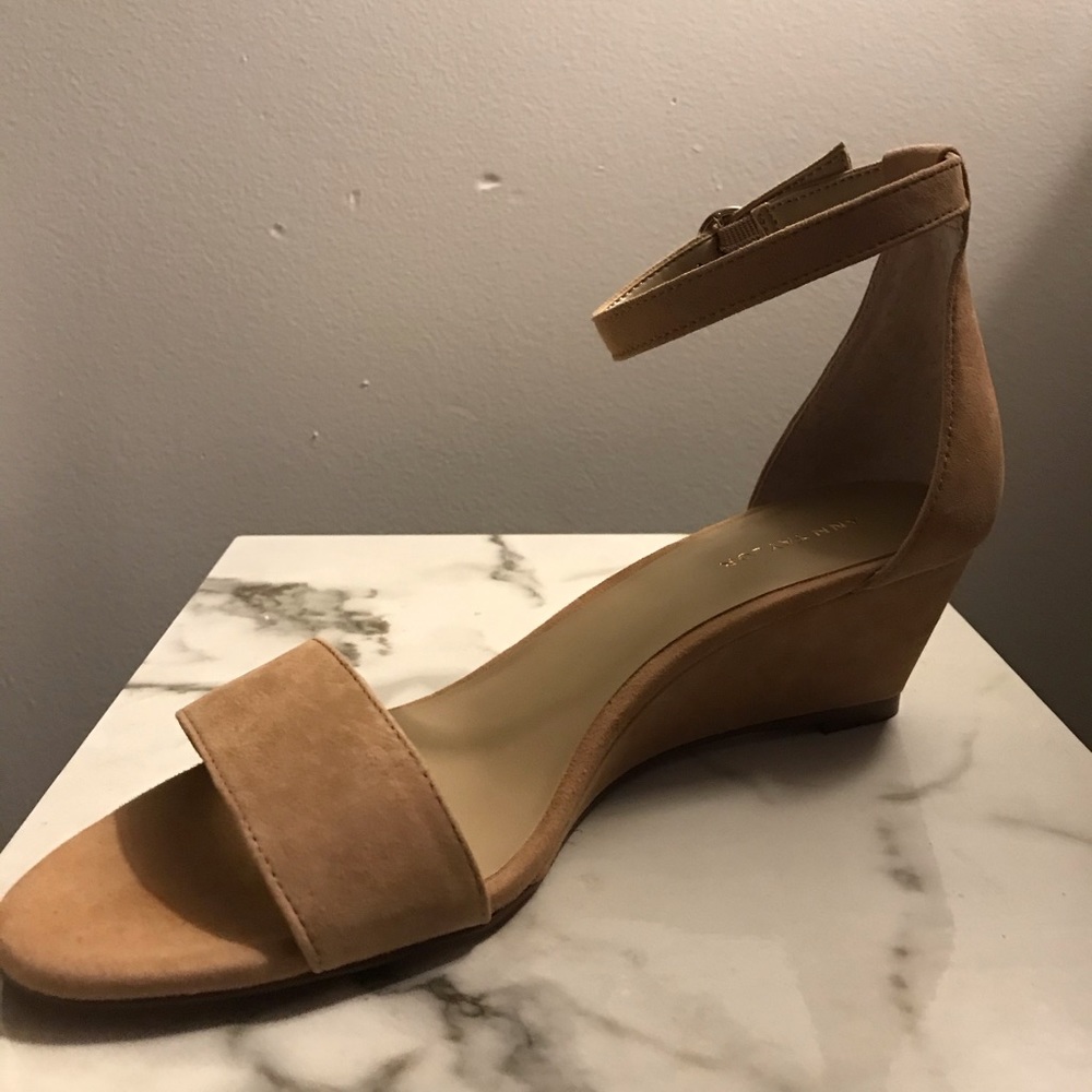 Ann Taylor Wedges, Tan